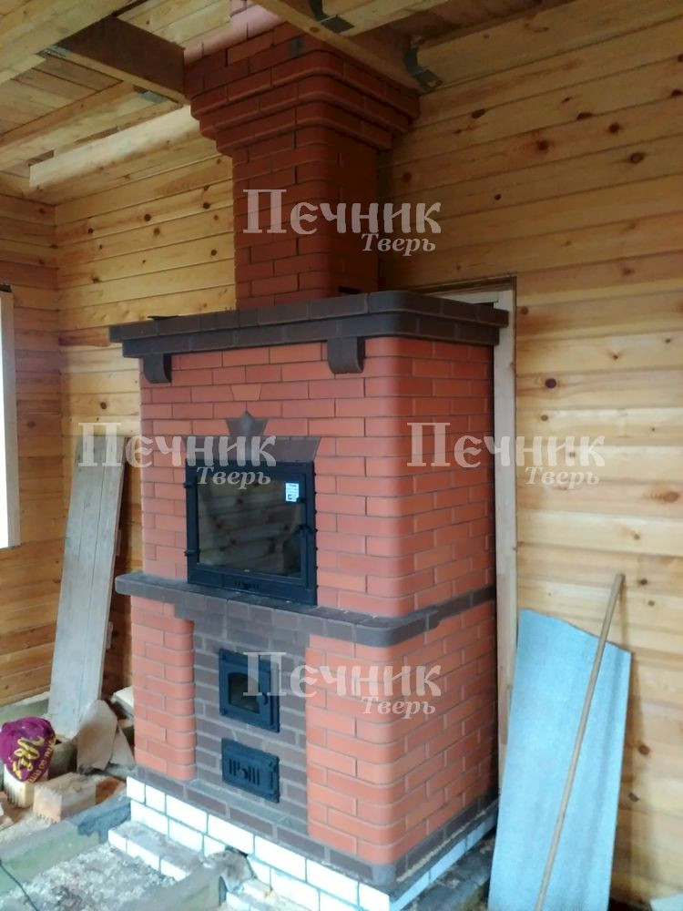 Отопительная печь с камином