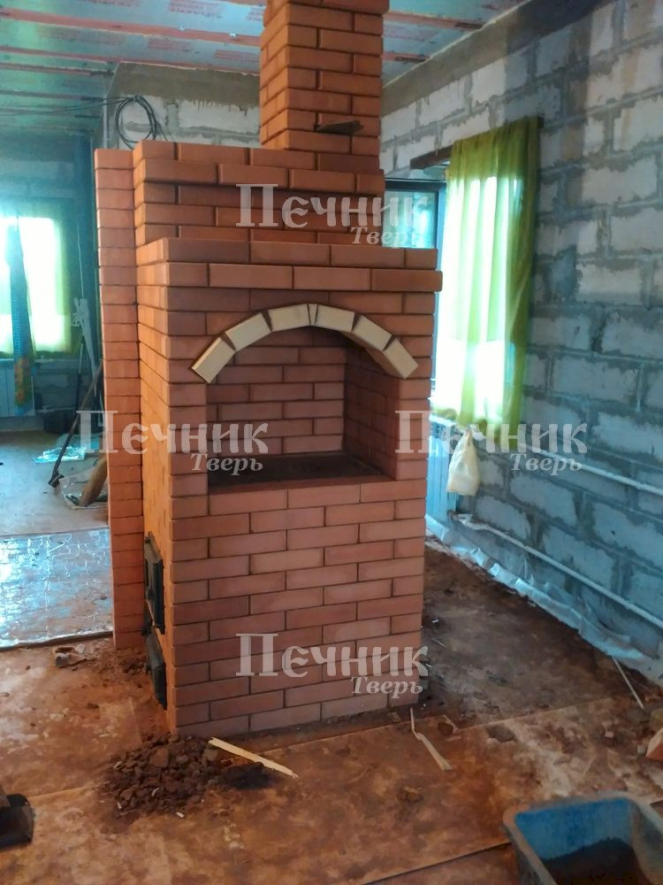 Шведка из красного кирпича с варочной поверхностью